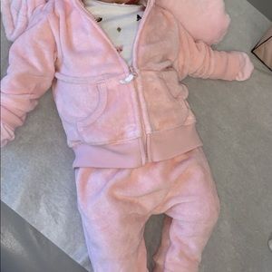 Pink sweater & sweats outfit.